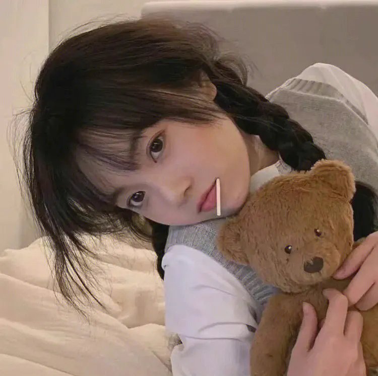 红衣小女孩